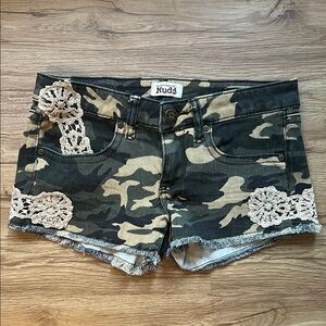 Mudd Women's Camouflage Shorts with Lace Accents